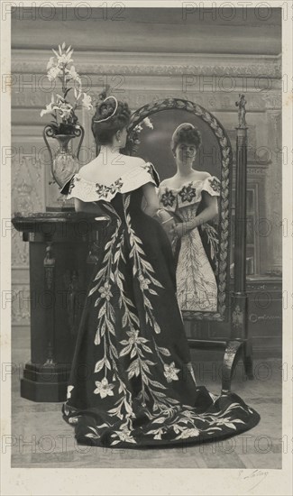 Élisabeth, Countess Greffulhe (1860-1952), née de Riquet de Caraman-Chimay.