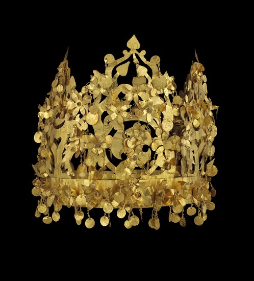 Gold crown from Tillya Tepe, 1st century.
