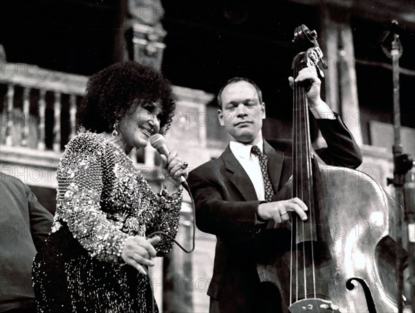 Cleo Laine and Alec Dankworth, The Globe, London, 2000. Artist: Brian O'Connor