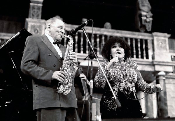 John Dankworth and Cleo Laine, The Globe, London., 2000. Artist: Brian O'Connor