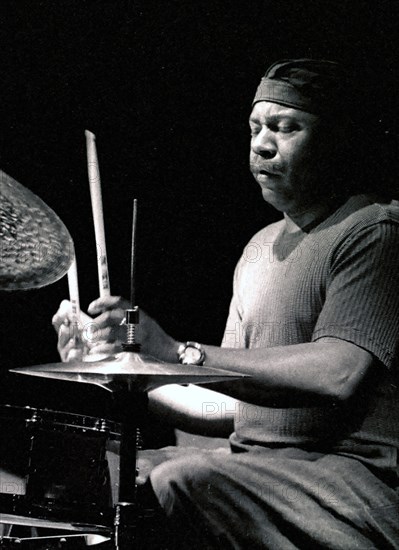 Lenny White, Ronnie Scott's, London, 2002. Artist: Brian O'Connor