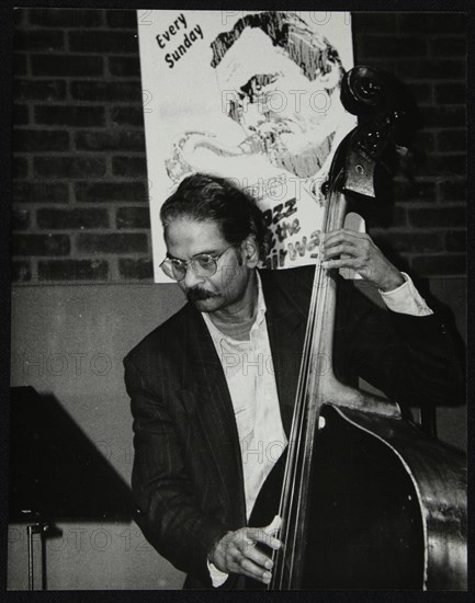 Bassist Val Mannix playing at The Fairway, Welwyn Garden City, Hertfordshire, 1998. Artist: Denis Williams