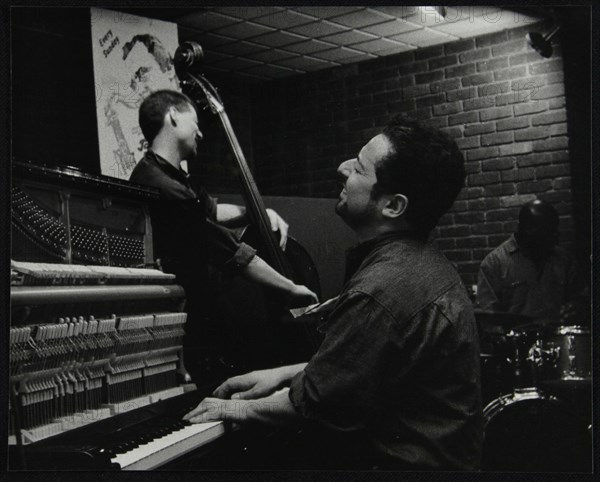 The Jonathan Gee Trio in concert at The Fairway, Welwyn Garden City, Hertfordshire, 7 February 1999. Artist: Denis Williams