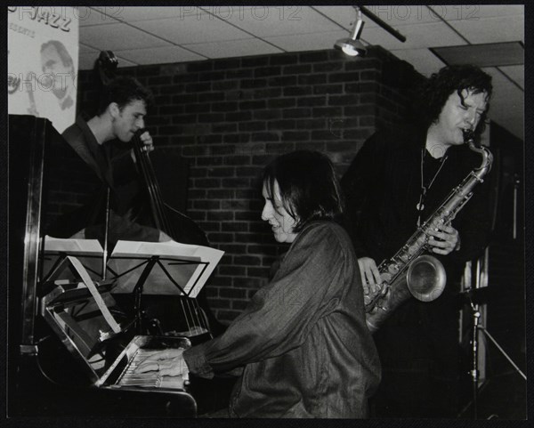 The Kate Williams Quartet playing at The Fairway, Welwyn Garden City, Hertfordshire, 20 April 2003. Artist: Denis Williams