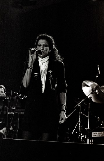 Rita Coolidge, Assembley Halls, Worthing, 1988. Artist: Brian O'Connor.
