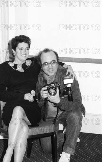 Gemma Craven and Bob Hoskins, BAFTA, Picadilly, London, 1990.  Artist: Brian O'Connor.