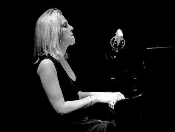 Diana Krall, Ronnie Scott's, London, 1998. Artist: Brian O'Connor.