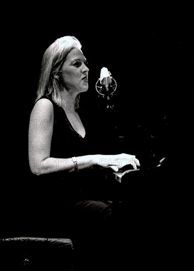 Diana Krall, Ronnie Scott's, London, 1998.  Artist: Brian O'Connor.