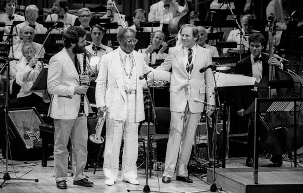 Eddie Daniels, C Terry and John Dankworth, Barbican, London, 1986.   Artist: Brian O'Connor.