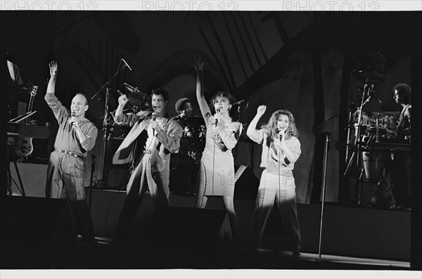 Manhattan Transfer , Odeon Hammersmith, 1988.   Artist: Brian O'Connor.