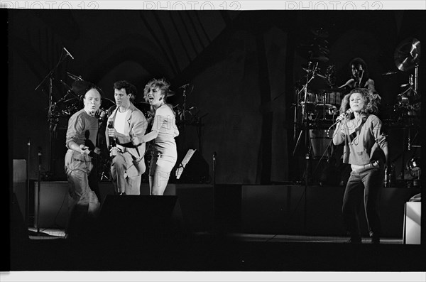 Manhattan Transfer (T.Hauser A.Paul C.Bentyne),  Odeon Hammersmith, 1988.   Artist: Brian O'Connor.