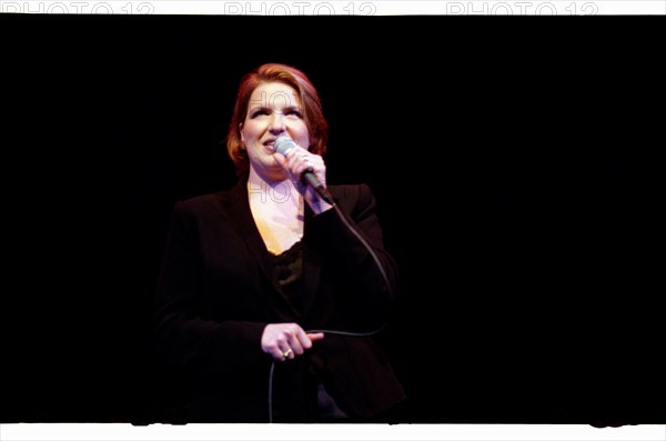 Clare Teal,  Hawth, Crawley, West Sussex, 2004    Artist: Brian O'Connor.