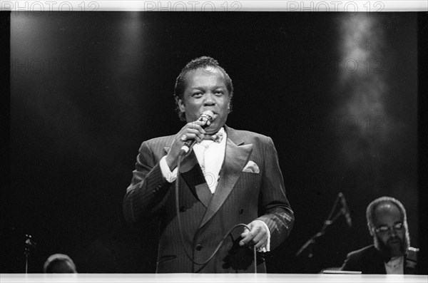 Lou Rawls, Royal Albert Hall, 1990. Artist: Brian O'Connor.