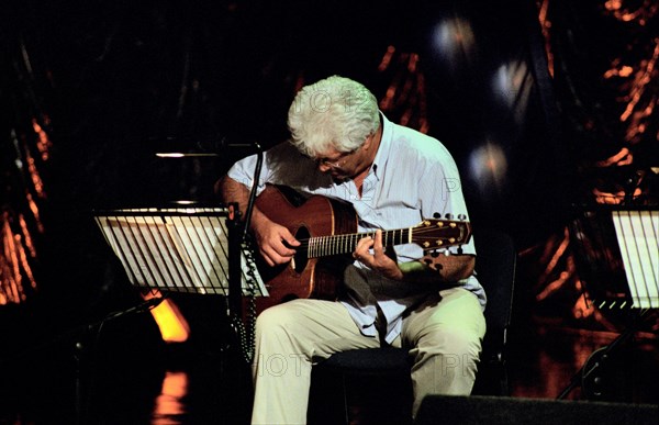 Larry Coryell, Brecon Jazz Festival, August 2004. Artist: Brian O'Connor.