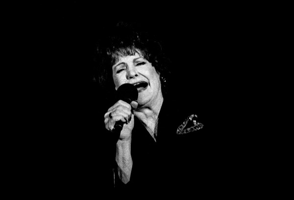 Annie Ross, Pizza On The Park, London, March 1996.  Artist: Brian O'Connor.