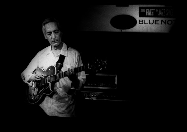 Pat Martino, PIzza Express, Dean St, Soho, London, July 2001. Artist: Brian O'Connor.