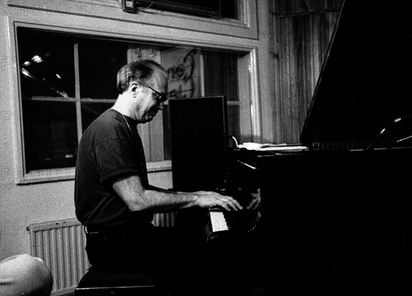 Steve Kuhn, Tenor Clef, Hoxton Square, London, May 1992. Artist: Brian O'Connor.