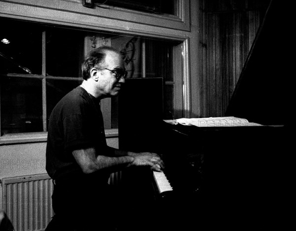 Steve Kuhn, Tenor Clef, Hoxton Square, London, May 1992. Artist: Brian O'Connor.