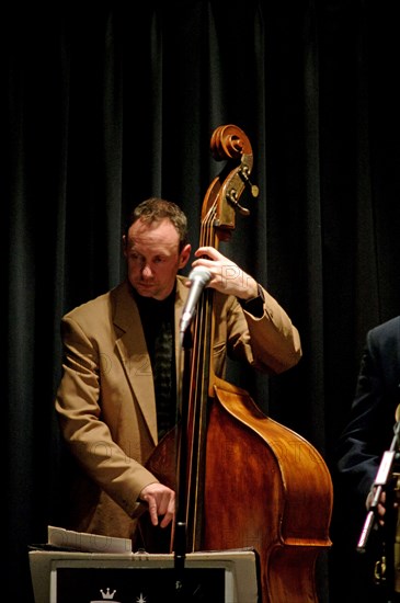 Oli Hayhurst, Watermill Jazz Club, Dorking, Surrey, Jan 2016. Artist: Brian O'Connor.