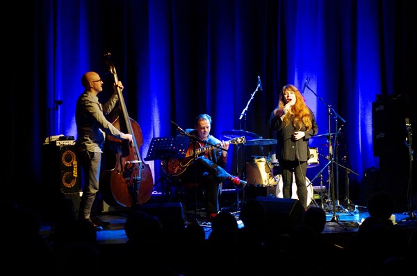 Christine Tobin, Dave Whitford (Bass), Ropetackle Arts Centre, Shoreham, West Sussex, Jan 2016. Artist: Brian O'Connor.