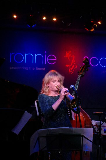 Sue Richardson, Ronnie Scott's, Soho, London, 5th June 2016. Artist: Brian O'Connor.