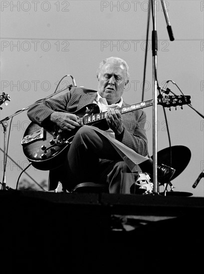 Herb Ellis, Knebworth Jazz Festival, Herts, July 1982. Artist: Brian O'Connor.