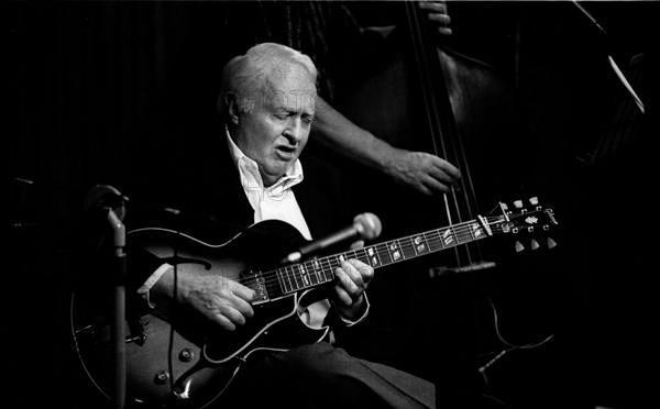 Herb Ellis, Tenor Clef, Hoxton Square, London, March 1991. Artist: Brian O'Connor.