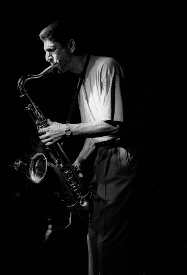 Bob Berg, Ronnie Scott's, Soho, London, May, 1993.  Artist: Brian O'Connor.