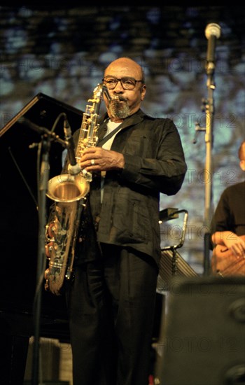 James Moody, Brecon Jazz Festival, Brecon, August 12, 2005. Artist: Brian O'Connor.