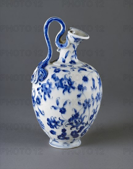 Flask of imitation porcelain, c1575-1587. Artist: Medici Porcelain Factory.