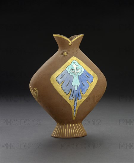 Skate vase, c1872. Artist: Unknown.