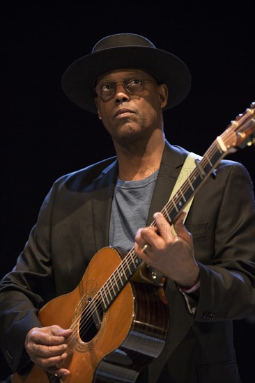 Eric Bibb, 2017. Artist: Alan John Ainsworth.