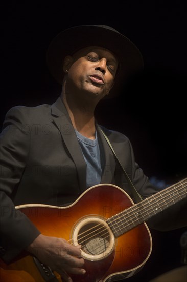 Eric Bibb, 2017. Artist: Alan John Ainsworth.