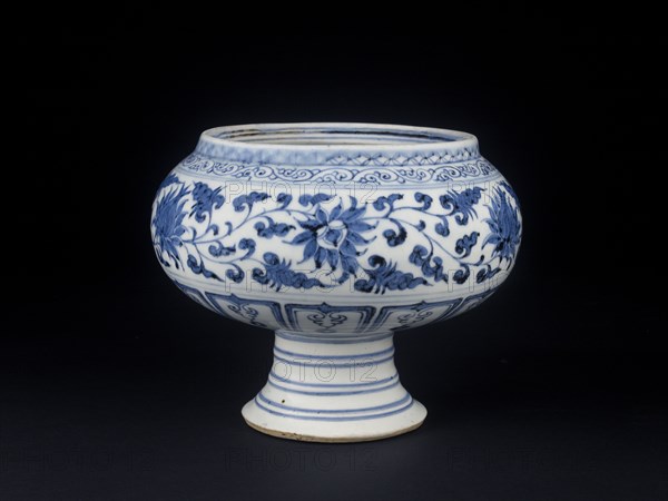 Blue-and-white stem bowl with lotus flowers and mandarin ducks, mid-14th century. Artist: Unknown.