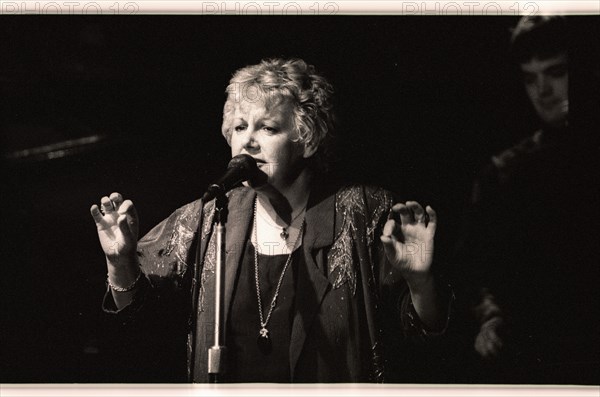 Carol Kidd, Pizza on the Park, London, April 1991. Artist: Brian O'Connor.