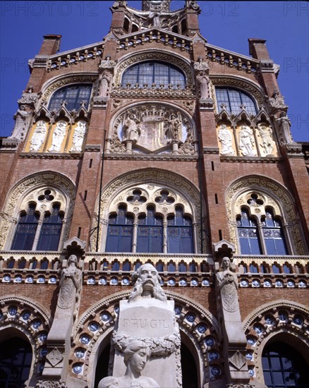 Detail of the façade of the Hospital Santa Creu i Sant Pau, designed by modernist architect Lluis?