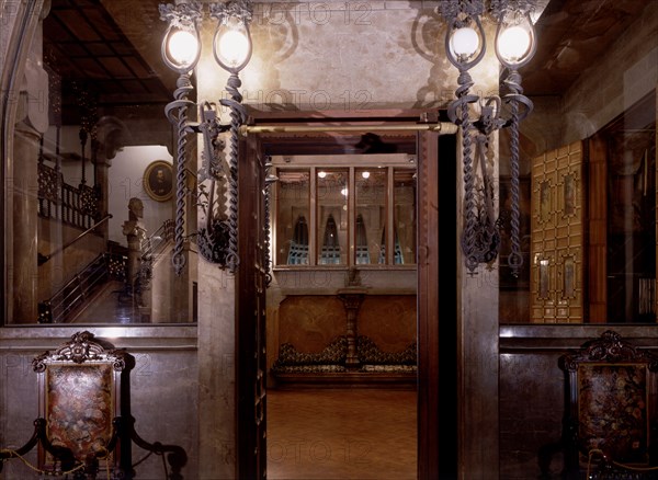 Entrance to the main hall and chapel on the right side of the Güell Palace, 1886-1890, designed b?