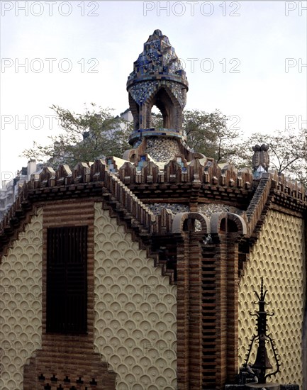 Detail of the façade of the checkpoint building in the Güell House, built between 1884 and 1887, ?