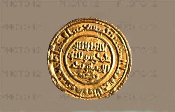 Andalusian gold dinar, also called 'Mancuso', used in Catalan counties during feudal times.