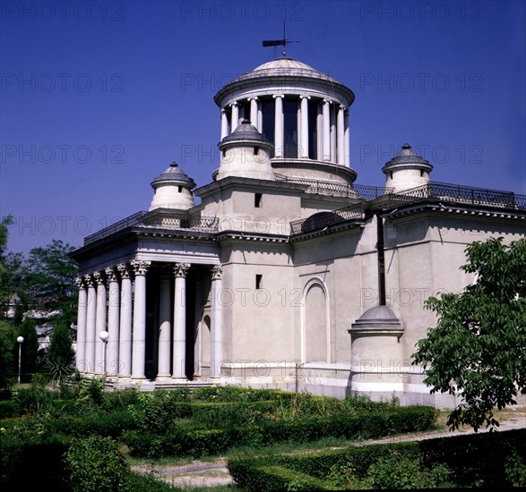 Façade of the astronomical observatory (1790), by Juan de Villanueva.