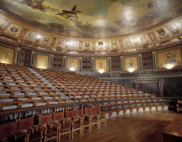 Classroom of Medicine in the Surgery School of San Carlos in Madrid.