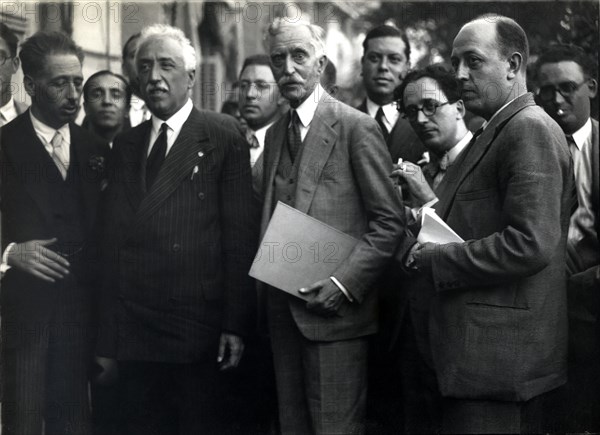 Francesc Macia, president of the Generalitat de Catalonia, with Manuel Azaña and Lluís Companys a?