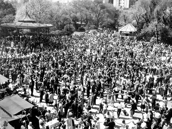 Sardana dancing, traditional dance of Catalonia, in the Ciutadella Park of Barcelona, photo from ?