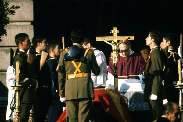 Burial of Francisco Franco Bahamonde, when the 'Misa  corpore in sepulto' at the Royal Palace in ?