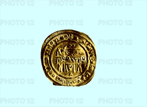 Andalusian gold dinar, also called 'Mancuso', used in Catalan counties during feudal times.