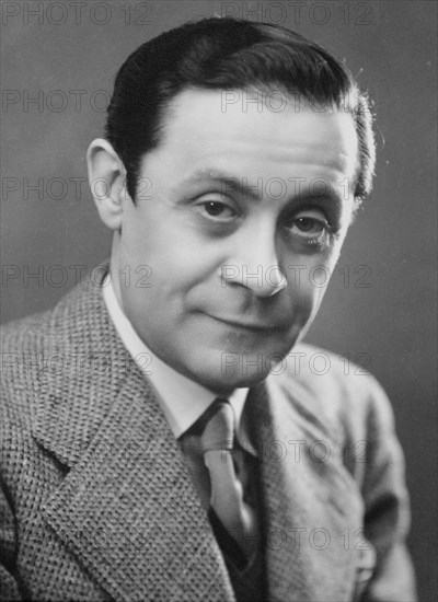 Enrique Jardiel Poncela (1901 - 1952), Spanish writer and humorist.