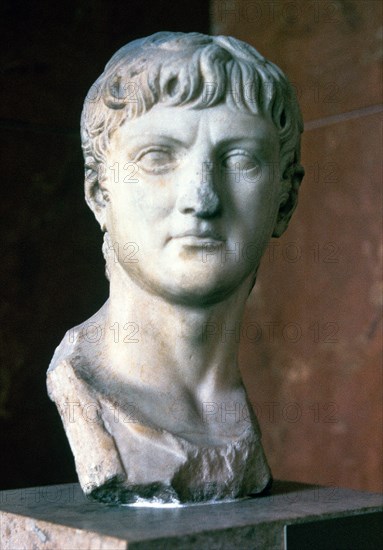 Germanicus (Julius Caesar Augustus or Tiberius Claudius Nero) (15 a.C. - 19 d.BC), Roman general.