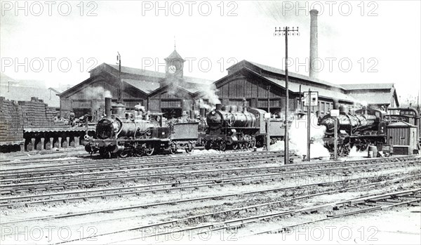 Locomotive engine shed in Le Mans station, 1906.