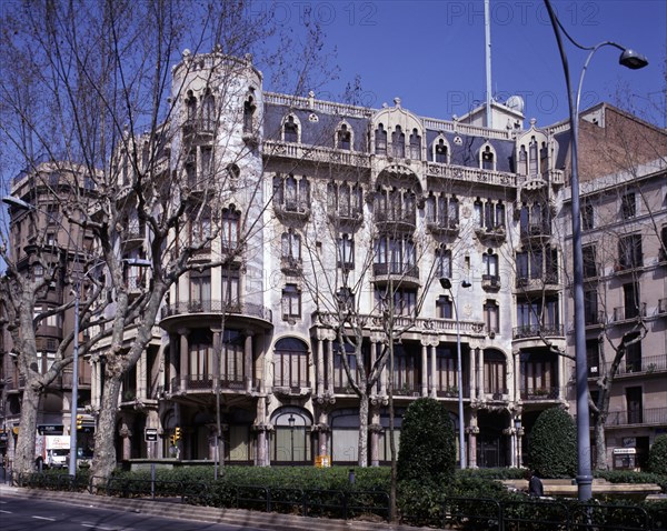 Façade of the Fuster House in Gran de Gracia street, 1912 by Lluis Domènech i Montaner.