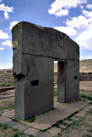 Sun door', monolith decorated with the god Viracocha.